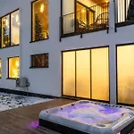 Forest -private Location, Sauna And Jacuzzi Villa