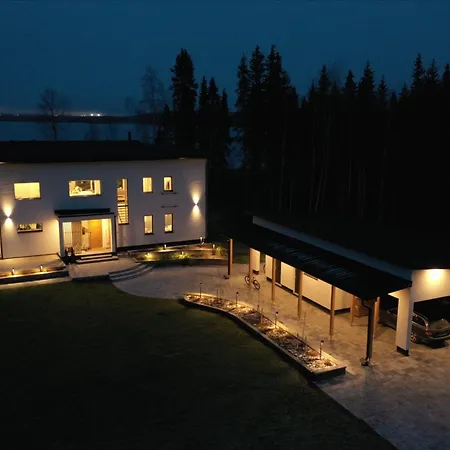Forest -private Location, Sauna And Jacuzzi Рованиеми