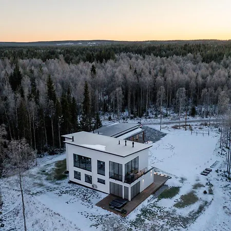 Forest -private Location, Sauna And Jacuzzi Villa Rovaniemi