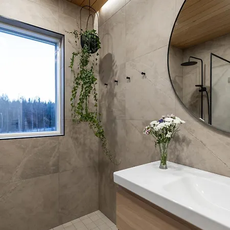 ヴィラ Forest -private Location, Sauna And Jacuzzi ロヴァニエミ