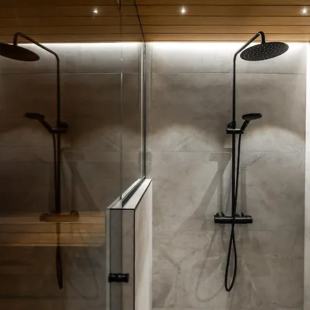 Forest -private Location, Sauna And Jacuzzi Villa Rovaniemi